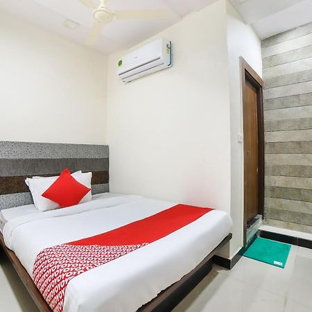Oyo 67345 Hotel Anjani Inn Naroda Ngoại thất bức ảnh
