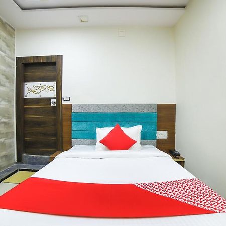 Oyo 67345 Hotel Anjani Inn Naroda Ngoại thất bức ảnh