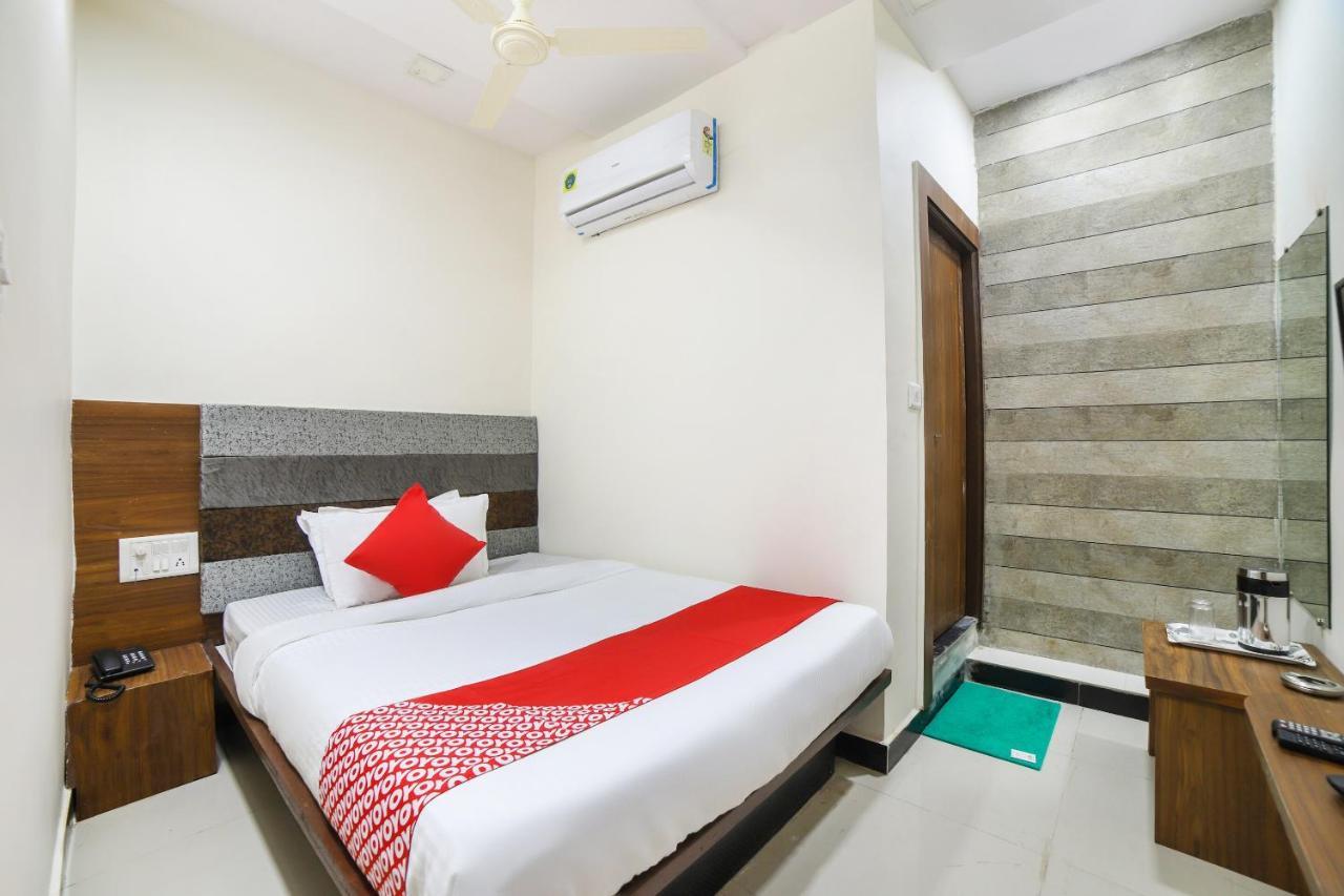 Oyo 67345 Hotel Anjani Inn Naroda Ngoại thất bức ảnh