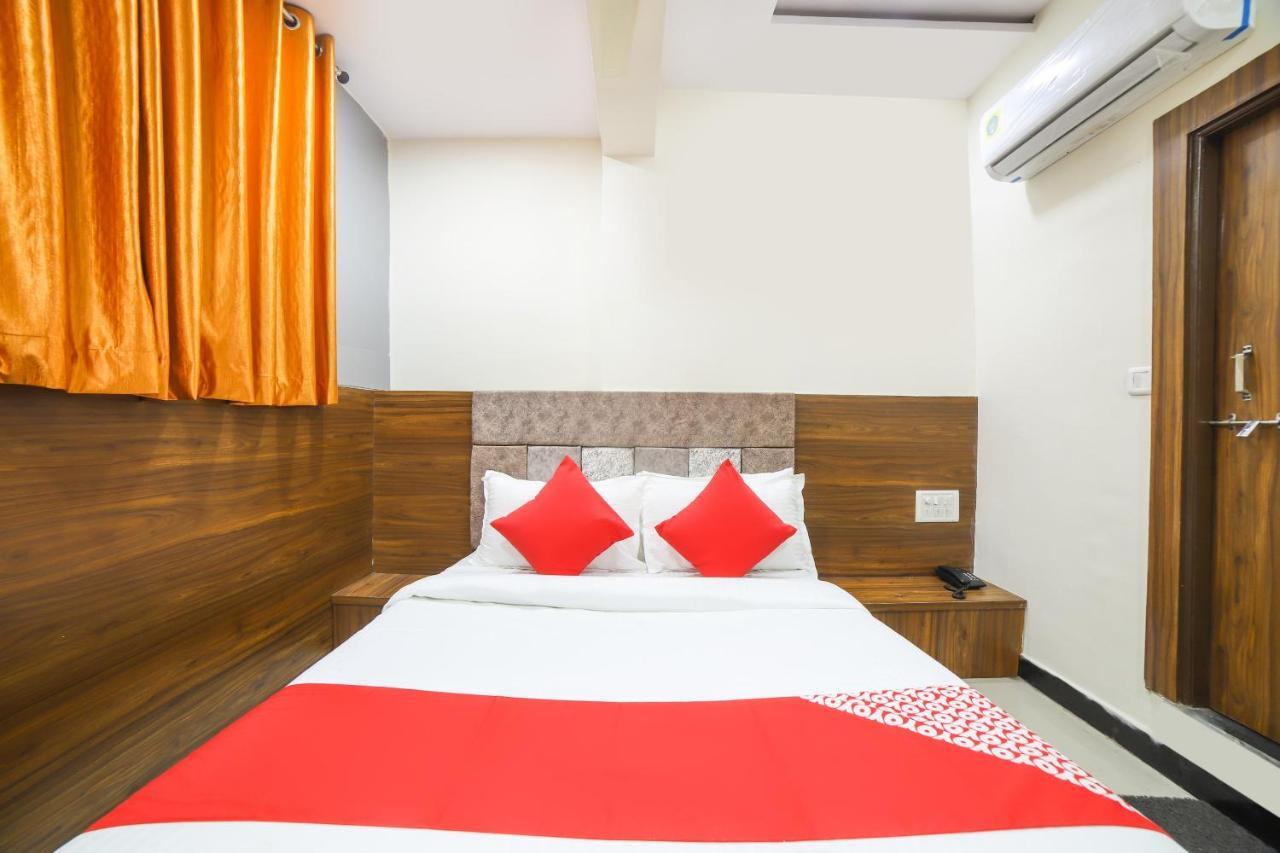 Oyo 67345 Hotel Anjani Inn Naroda Ngoại thất bức ảnh