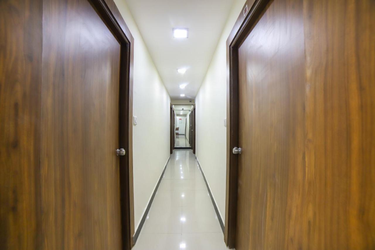 Oyo 67345 Hotel Anjani Inn Naroda Ngoại thất bức ảnh